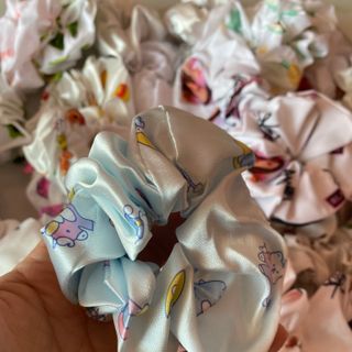 Cột tóc scrunchies