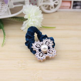 Cột tóc nhung mẫu mới nhất rất đẹp