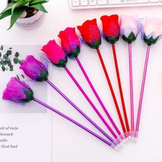 Viết mực hình hoa hồng rất đẹp
