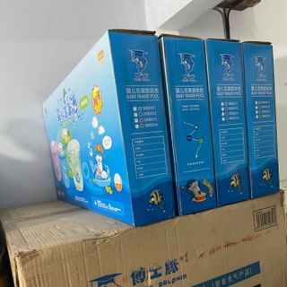 Phao bơi đứng cho bé dưới 12 tháng tuổi