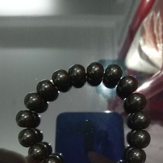 Chuỗi đeo tay phong thủy màu đen