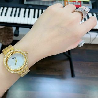 ĐỒNG HÔ DlOR VIỀN HỘT NỮ
