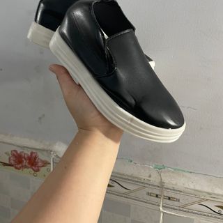 [THANH LÝ] Giày Gồ nữ màu đen giá sỉ