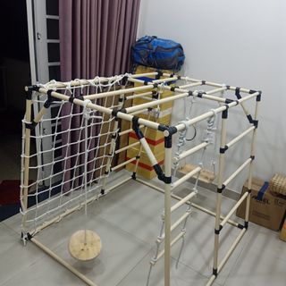 Xà đu đa năng Kenbo loại hình thang có lưới kích thích trẻ vui chơi vận động