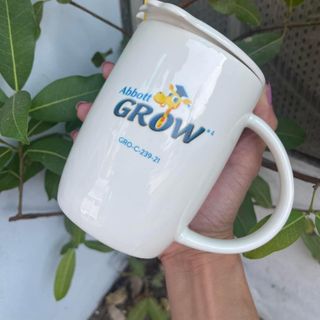 LY SỨ CÓ NẮP THẬT XINH