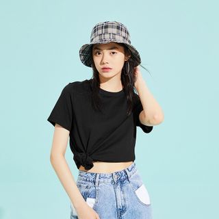 Áo thun nữ cổ tròn chất liệu cotton mềm mại form regular ART01 Miucho basic