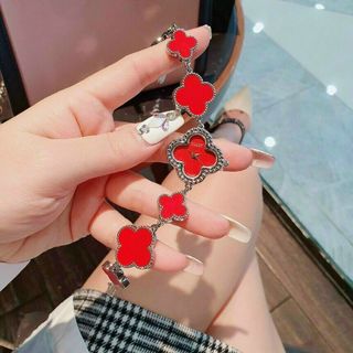 ĐỒNG HỒ LẮC VAN CLEEF HOA XlNH
