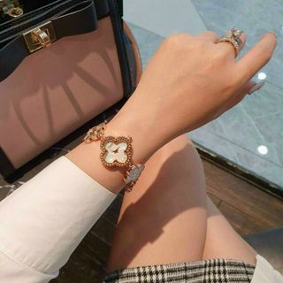 ĐỒNG HỒ LẮC VAN CLEEF HOA XlNH