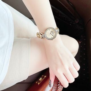 ĐỒNG HỒ VERSUS VERRSACE VICTORIA HARBOUR CRY