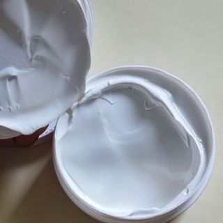Kem Trắng Da Toàn Thân Lucky