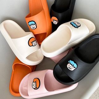 Dép bánh mì hình trai gái giá rẻ