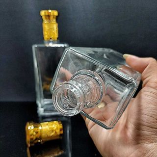 Chai Thủy Tinh Đựng Rượu 500ML cao cấp hình hộp nắp nhựa vàng ánh kim – Chai Đựng Rượu Thủy Tinh siêu trong (C23)