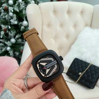 ĐỒNG HỒ SEVEN FRlDAY DA NAM NÂU TRUNG CẤP