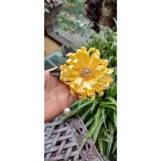 Kiểu Cài Áo Hoa Có Ghim, Hoa Cài Áo Dài