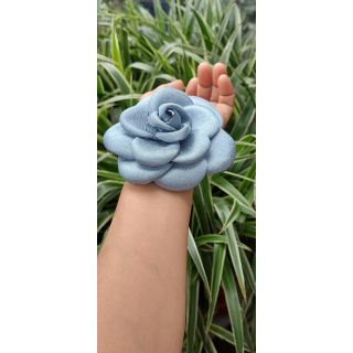 Hoa hồng cài áo vải gấm sang trọng (nhiều màu)