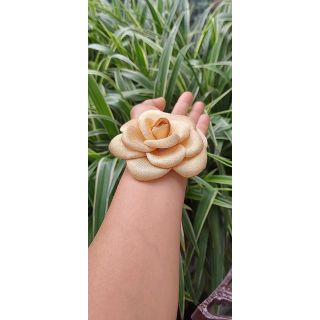 Hoa hồng cài áo vải gấm sang trọng (nhiều màu)