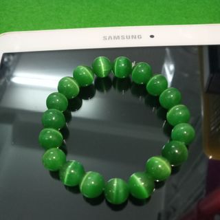 Chuoi đeo tay màu xanh lá đậm