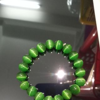 Chuoi đeo tay màu xanh lá đậm