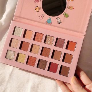 Phấn mắt Ruhuatuo hoạt hình 18ô