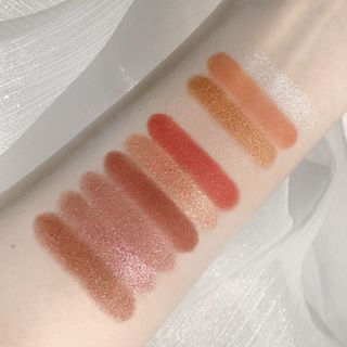 Phấn mắt Ruhuatuo hoạt hình 18ô