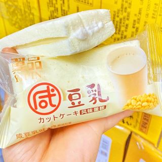 Bánh Bông Lan Yipin Đậu Nành - Sầu Riêng - Dưa Lưới - Xoài