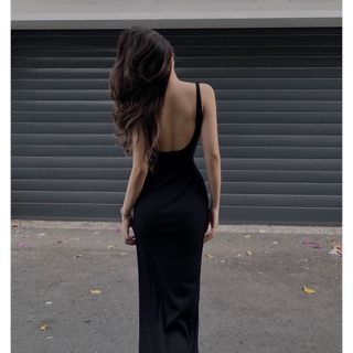 Đầm body khoét lưng Emma