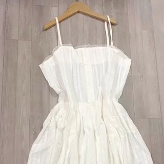 Váy hai dây trắng chất đũi giá sỉ