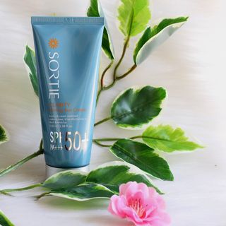 Kem chống nắng nâng tone SORTIE Clarity Skinning SPF50 PA ++++