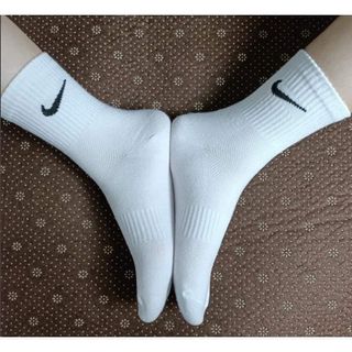 LỐ 10 ĐÔI TẤT N I K E CỔ CAO (LỐ TRẮNG)