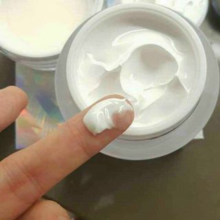 Kem giữ ẩm và làm trắng da dành cho Mặt Cream for Face