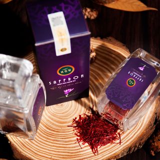 Saffron - Nhụy Hoa Nghệ Tây Kim Cương Vàng (1g/Hộp)
