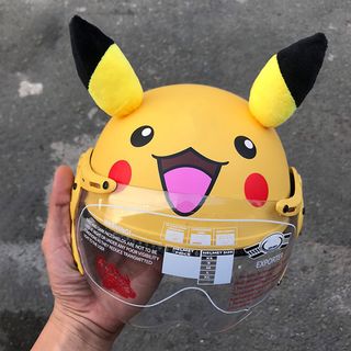 Mũ bảo hiểm bảo vệ đầu trẻ em có kính chống bụi cho bé Pikachu vàng có tai siêu dễ thương giá sỉ