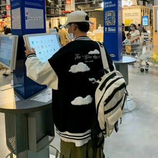 Áo khoác dù free size 68kg, chất dù 2 lớp lót dù logo in H