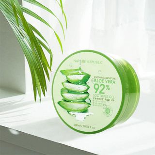 KEM DƯỠNG DA SOOTHING & MOISTURE ALOE VERA 92% SOOTHING GEL (JAR) 300ML - NATURE REPUBLIC