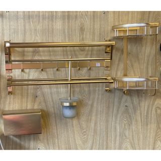 Bộ phụ kiện nhà tắm 5 món chất liệu hợp kim nhôm mạ đồng, với 2 màu sắc lựa chọn đen và vàng
