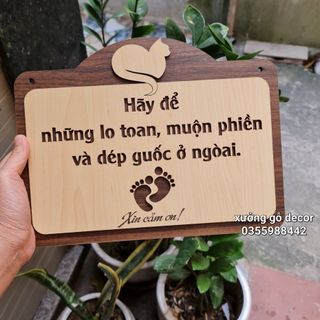 Bảng gỗ Để buồn phiền ngoài cửa trang trí nhà cửa, Bảng gỗ Vui lòng để giày dép bên ngoài.