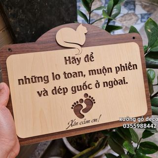 Bảng gỗ Để buồn phiền ngoài cửa trang trí nhà cửa, Bảng gỗ Vui lòng để giày dép bên ngoài.