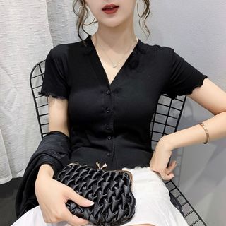 Áo croptop 3 nút cuốn biên QUẢNG CHÂU