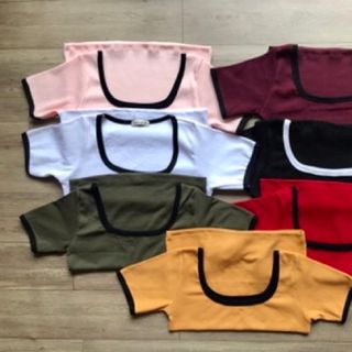 Áo phông croptop cổ U phối viền