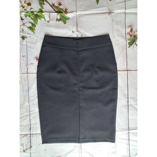Chân váy công sở ôm xẻ sau thiết kế cơ bản vải tuyết mưa loại 1 màu đen có túi 2 bên CVOD009
