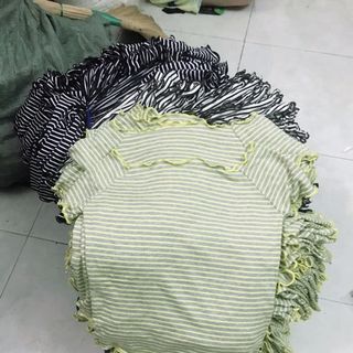 ÁO TRỄ VAI CUỐN BIÊN SỌC
