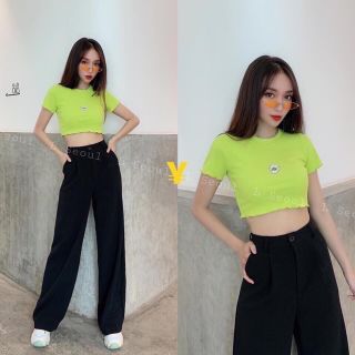 Áo croptop thêu cúc cuốn biên.