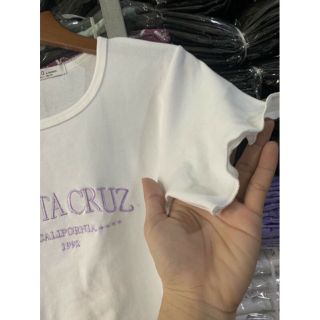 Áo croptop cuốn biên thêu SANTACRUZ