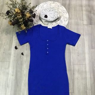 Váy body cổ vuông nút bấm quảng châu
