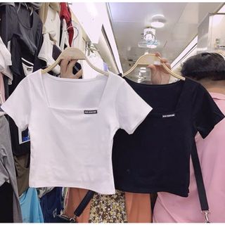 Áo croptop tay ngắn thun gân cổ vuông logo A2