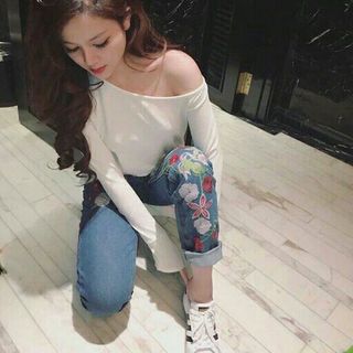 ÁO LỆCH VAI XỎ NGÓN COTTON CAO CẤP ( Trắng/Đen )