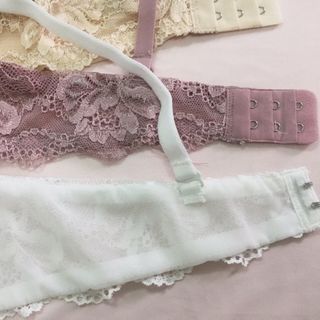 Áo ngực - Áo lót Lovely 194 mút dày nâng ngực tạo khe