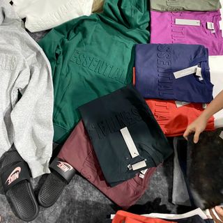 Áo thun ESSENTIALS dập nổi