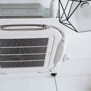 Khuyến mãi giá hết hồn - máy lạnh âm trần Daikin dòng tiêu chuẩn