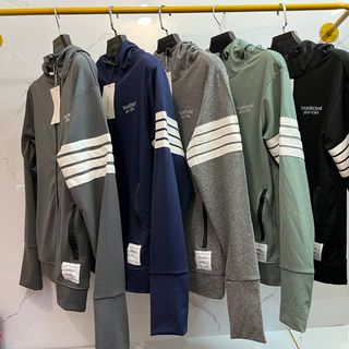 Áo chống nắng Thom Browne Newyork hè 2022, chất vải thấm thoáng mồ hôi, co giãn chống dính bết chuẩn hãng
